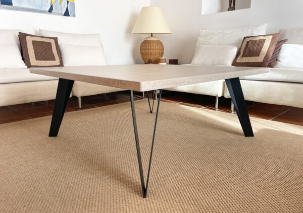 Table basse béton ciré sur mesure - plateau béton ciré - pieds métal ou bois - L’atelier Place est spécialisé dans la réalisation de mobilier d’intérieur sur mesure en béton ciré L’atelier Place est spécialisé dans la réalisation de mobilier d’intérieur sur mesure en béton ciré. Table basse béton ciré entièrement réalisée à la main et personnalisable. Table basse béton ciré sur mesure - plateau béton ciré - pieds métal ou bois- : table , table basse , meuble tv , desserte … C’est Innovant ! Grâce à la mise au point d’un concept innovant aussi bien dans la matière que dans la structure, les meubles béton ciré sont léger et facile d’entretien - Du choix ! Décliné dans une multitude de couleurs, de formes et de dimensions, le design est épuré et élégant, il répondra à toutes les attentes et les exigences de décorations - Unique ! Le rendu de la matière confère un aspect unique à chaque meuble. La vaste gamme de piètements proposés est personnalisable et les dimensions infinies pour personnaliser son meuble - Handmade ! Tous les meubles sont conçus et réalisés à la main de la tête aux pieds .Fabriqué sous 10 jours puis expédiés dans toute la France . Le béton ciré est un matériau moderne et esthétique qui combine l’apparence du béton avec une finition lisse et brillante. Il est souvent utilisé pour les revêtements de sols, murs, meubles, et même les plans de travail en raison de son aspect contemporain et de ses propriétés pratiques. Le béton ciré est apprécié pour sa résistance, sa durabilité et sa facilité d’entretien. Il est composé de béton, de pigments, de résines et d’autres additifs qui permettent de créer une finition lisse et uniforme BETON CIRE - TABLE -TABLE A DINER - TABLE SUR MESURE – TABLE BETON CIRE - TABLE REUNION - TABLE BASSE SUR MESURE – TABLE - BASSE BETON CIRE - TABLE BASSE – MEUBLE - MOBILIER SUR MESURE - MOBILIER BETON CIRE - FAIT MAIN – HANDMADE - PIEDS TABLE – PIEDS METAL - ILOT CENTRAL – BUREAU – SALON - SUR MESURE – DECORATION - DESIGN – MEUBLE - TABLE DE DINER – CUISINE – COMPTEMPORAIN - BOHEME CHIC - table béton ciré sur mesure - table fait main - table à diner - table repas - table salle à manger
