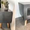 Table basse béton ciré sur mesure - plateau béton ciré - pieds métal ou bois - L’atelier Place est spécialisé dans la réalisation de mobilier d’intérieur sur mesure en béton ciré L’atelier Place est spécialisé dans la réalisation de mobilier d’intérieur sur mesure en béton ciré. Table basse béton ciré entièrement réalisée à la main et personnalisable. Table basse béton ciré sur mesure - plateau béton ciré - pieds métal ou bois- : table , table basse , meuble tv , desserte … C’est Innovant ! Grâce à la mise au point d’un concept innovant aussi bien dans la matière que dans la structure, les meubles béton ciré sont léger et facile d’entretien - Du choix ! Décliné dans une multitude de couleurs, de formes et de dimensions, le design est épuré et élégant, il répondra à toutes les attentes et les exigences de décorations - Unique ! Le rendu de la matière confère un aspect unique à chaque meuble. La vaste gamme de piètements proposés est personnalisable et les dimensions infinies pour personnaliser son meuble - Handmade ! Tous les meubles sont conçus et réalisés à la main de la tête aux pieds .Fabriqué sous 10 jours puis expédiés dans toute la France . Le béton ciré est un matériau moderne et esthétique qui combine l’apparence du béton avec une finition lisse et brillante. Il est souvent utilisé pour les revêtements de sols, murs, meubles, et même les plans de travail en raison de son aspect contemporain et de ses propriétés pratiques. Le béton ciré est apprécié pour sa résistance, sa durabilité et sa facilité d’entretien. Il est composé de béton, de pigments, de résines et d’autres additifs qui permettent de créer une finition lisse et uniforme BETON CIRE - TABLE -TABLE A DINER - TABLE SUR MESURE – TABLE BETON CIRE - TABLE REUNION - TABLE BASSE SUR MESURE – TABLE - BASSE BETON CIRE - TABLE BASSE – MEUBLE - MOBILIER SUR MESURE - MOBILIER BETON CIRE - FAIT MAIN – HANDMADE - PIEDS TABLE – PIEDS METAL - ILOT CENTRAL – BUREAU – SALON - SUR MESURE – DECORATION - DESIGN – MEUBLE - TABLE DE DINER – CUISINE – COMPTEMPORAIN - BOHEME CHIC - table béton ciré sur mesure - table fait main - table à diner - table repas - table salle à manger