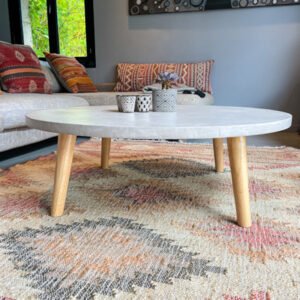 Table basse ronde béton ciré sur mesure - plateau béton ciré - pieds métal ou bois - L’atelier Place est spécialisé dans la réalisation de mobilier d’intérieur sur mesure en béton ciré L’atelier Place est spécialisé dans la réalisation de mobilier d’intérieur sur mesure en béton ciré. Table basse béton ciré entièrement réalisée à la main et personnalisable. Table basse béton ciré sur mesure - plateau béton ciré - pieds métal ou bois- : table , table basse , meuble tv , desserte … C’est Innovant ! Grâce à la mise au point d’un concept innovant aussi bien dans la matière que dans la structure, les meubles béton ciré sont léger et facile d’entretien - Du choix ! Décliné dans une multitude de couleurs, de formes et de dimensions, le design est épuré et élégant, il répondra à toutes les attentes et les exigences de décorations - Unique ! Le rendu de la matière confère un aspect unique à chaque meuble. La vaste gamme de piètements proposés est personnalisable et les dimensions infinies pour personnaliser son meuble - Handmade ! Tous les meubles sont conçus et réalisés à la main de la tête aux pieds .Fabriqué sous 10 jours puis expédiés dans toute la France . Le béton ciré est un matériau moderne et esthétique qui combine l’apparence du béton avec une finition lisse et brillante. Il est souvent utilisé pour les revêtements de sols, murs, meubles, et même les plans de travail en raison de son aspect contemporain et de ses propriétés pratiques. Le béton ciré est apprécié pour sa résistance, sa durabilité et sa facilité d’entretien. Il est composé de béton, de pigments, de résines et d’autres additifs qui permettent de créer une finition lisse et uniforme BETON CIRE - TABLE -TABLE A DINER - TABLE SUR MESURE – TABLE BETON CIRE - TABLE REUNION - TABLE BASSE SUR MESURE – TABLE - BASSE BETON CIRE - TABLE BASSE – MEUBLE - MOBILIER SUR MESURE - MOBILIER BETON CIRE - FAIT MAIN – HANDMADE - PIEDS TABLE – PIEDS METAL - ILOT CENTRAL – BUREAU – SALON - SUR MESURE – DECORATION - DESIGN – MEUBLE - TABLE DE DINER – CUISINE – COMPTEMPORAIN - BOHEME CHIC - table béton ciré sur mesure - table fait main - table à diner - table repas - table salle à manger